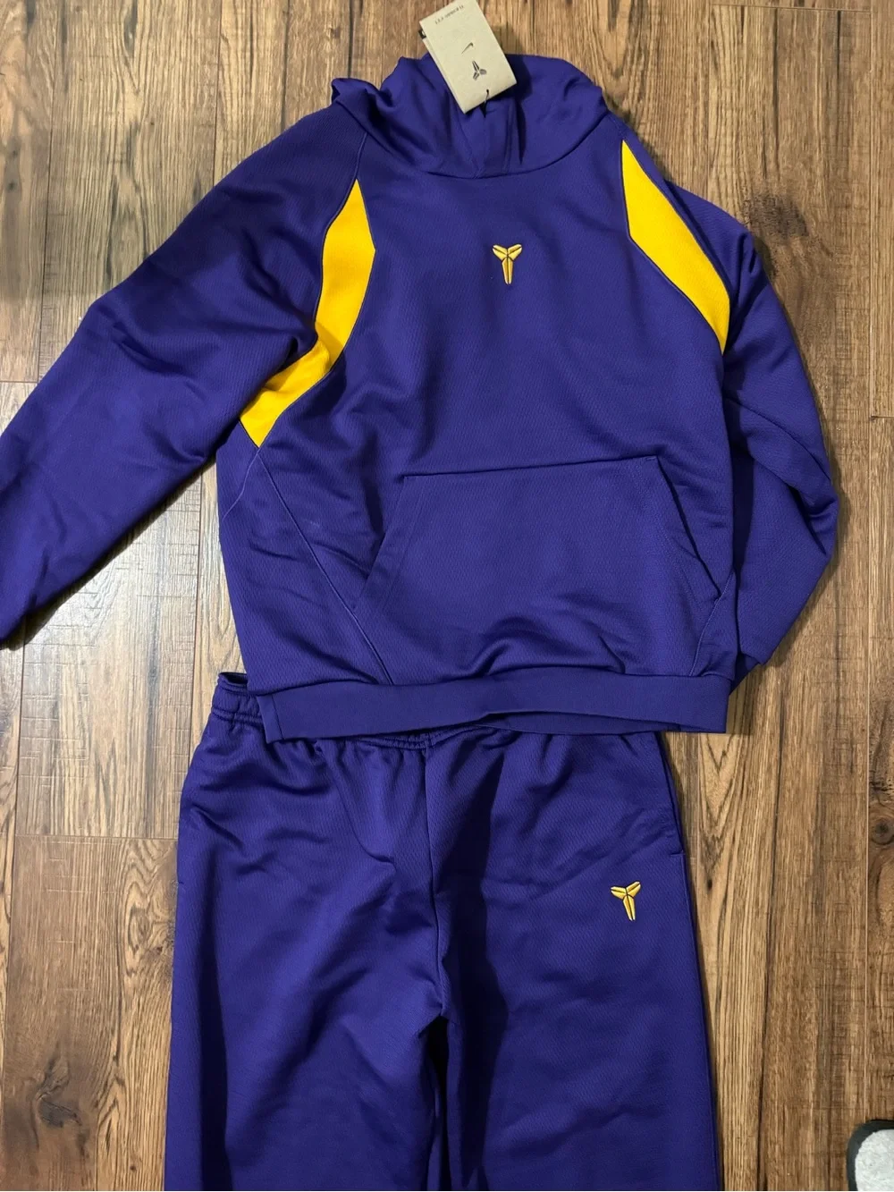 KOBE big kids therma-fit hoodie and joggers both size youth XL